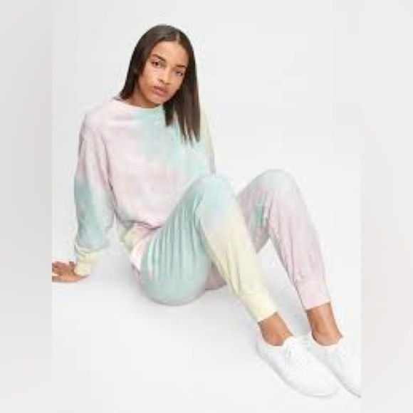 GAP Vintage Soft Tie Dye  Cuff Joggers - Picture 2 of 13